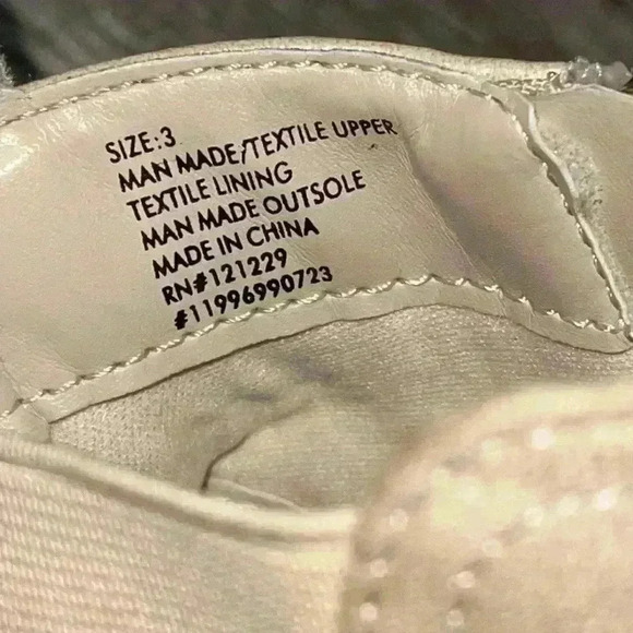 Vince Camuto Girls Chelsea Casual Ankle Boots with Rhinestones and Flat … - Picture 9 of 9